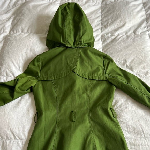 Halifax green raincoat - Picture 5 of 8